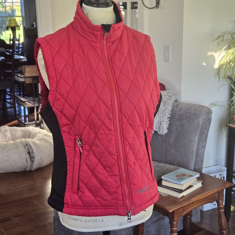 Marmot Women's Quilted Vest in Red and Black